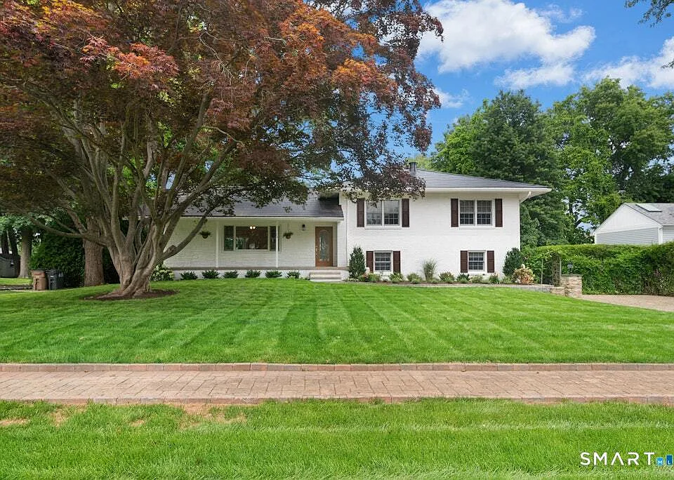 34 Davenport Dr