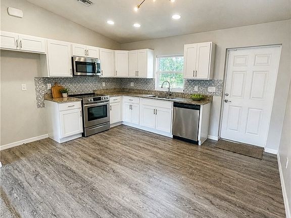 4th image of 5013 SE Tradewinds Cir