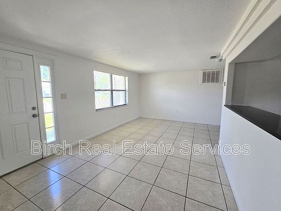 3rd image of 1247 Chelsea Ln