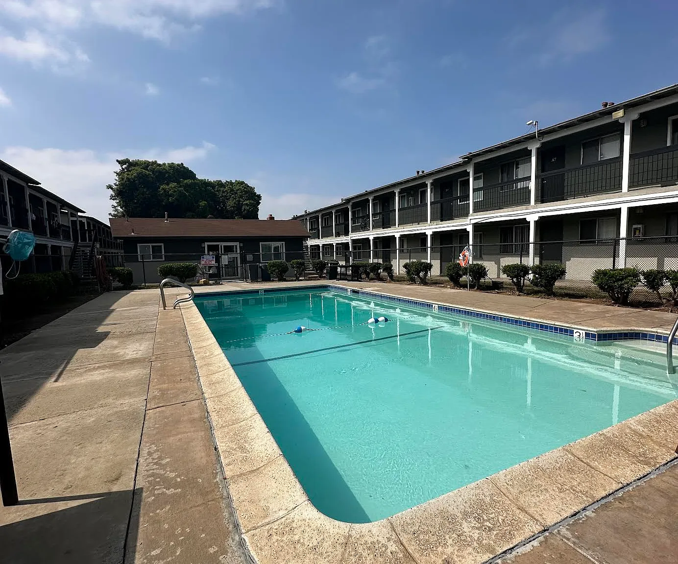 Vista Hermosa Apartments — Photo 1