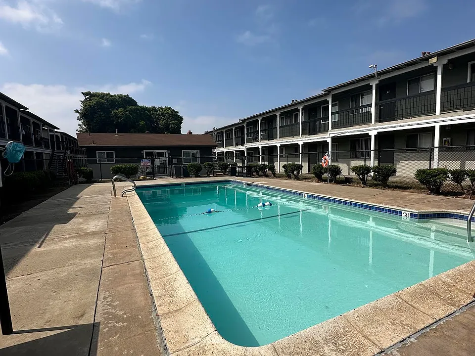 Vista Hermosa Apartments