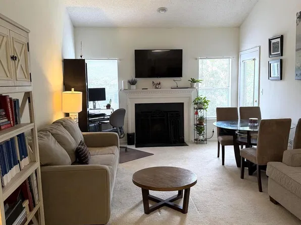 14321 Climbing Rose Way, Centreville, VA