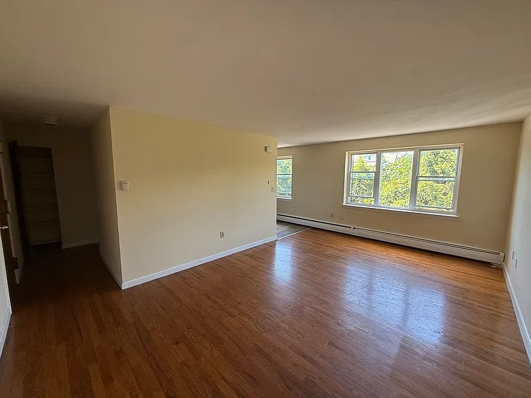 105 Preston St — Photo 9