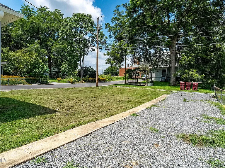 1007 Spring St — Photo 35
