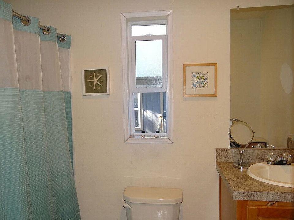 4th image of 965 Forest Ln #15
