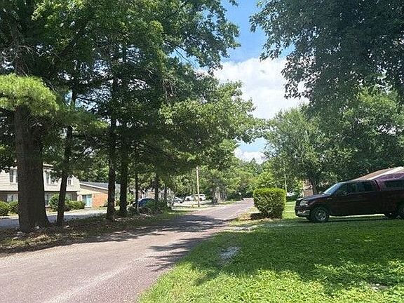 5th image of 326 W I St