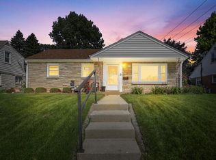 4310 W Anthony DRIVE, Greenfield, WI 53219