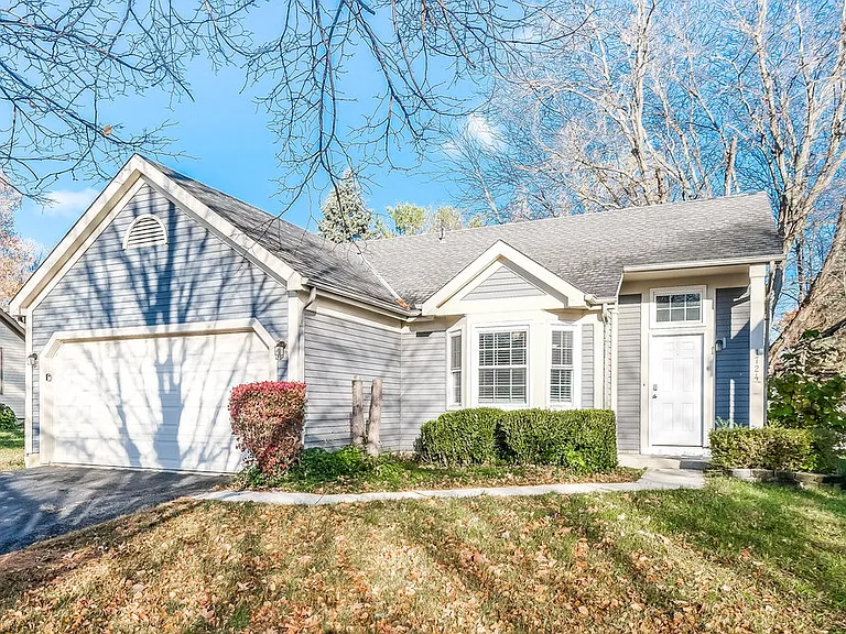 1724 Gardenstone Dr — Photo 3