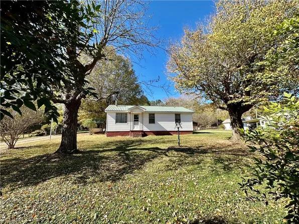 260 Lloyd Lookabill St, Lexington, NC 27292