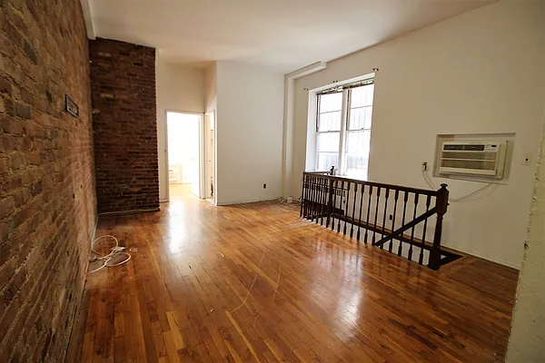 Rented by City Connections Realty | media 8