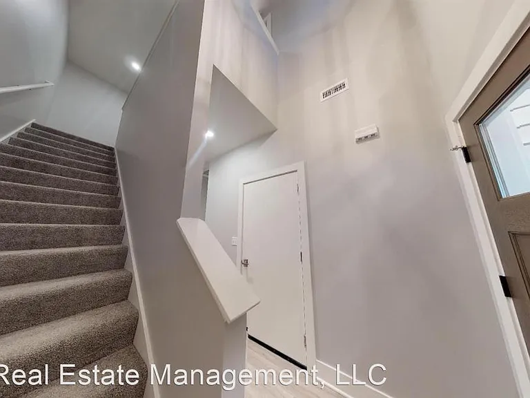 Hanover Townhomes — Photo 58
