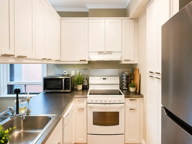 25 Delaware Ave #2 — Photo 6
