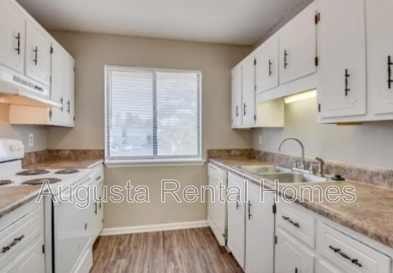 2449C Jennings Rd — Photo 7