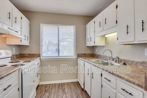 2816C Thomas Ln Photo 1
