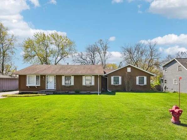 407 Fairfield Dr, Island Lake, IL 60042