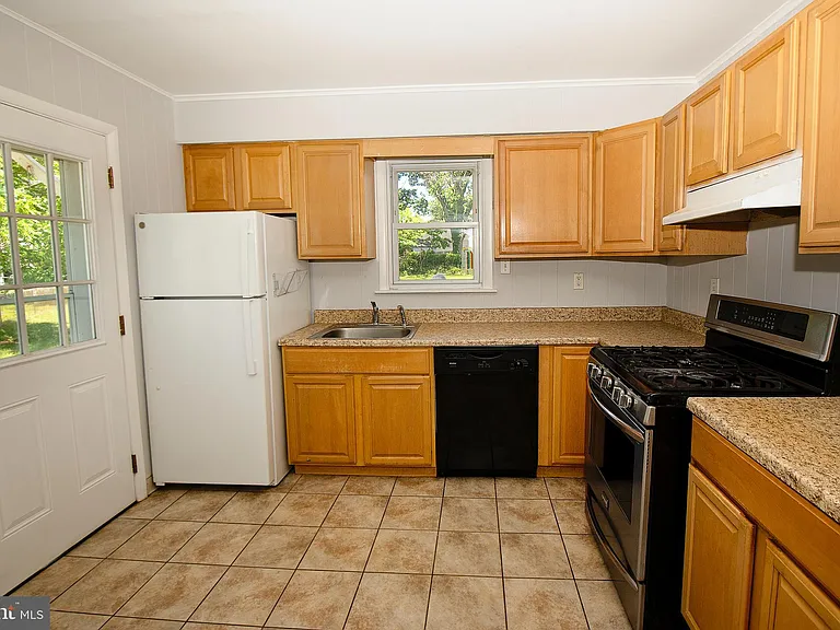 214 David Pl — Photo 5