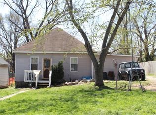 743 N Chestnut St, Leavenworth, KS 66048