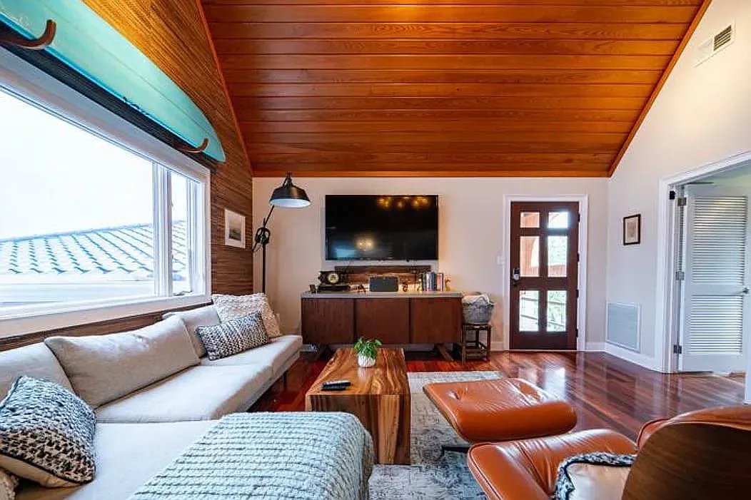Studio, 1.5 bath, 1000 sqft, $5,000 — Photo 4