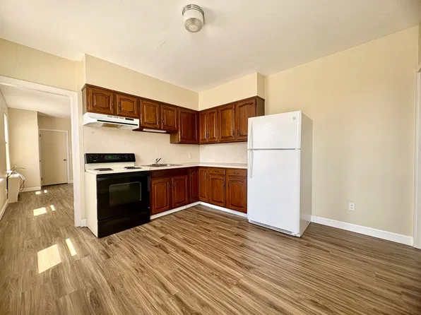 3-5 S Market St