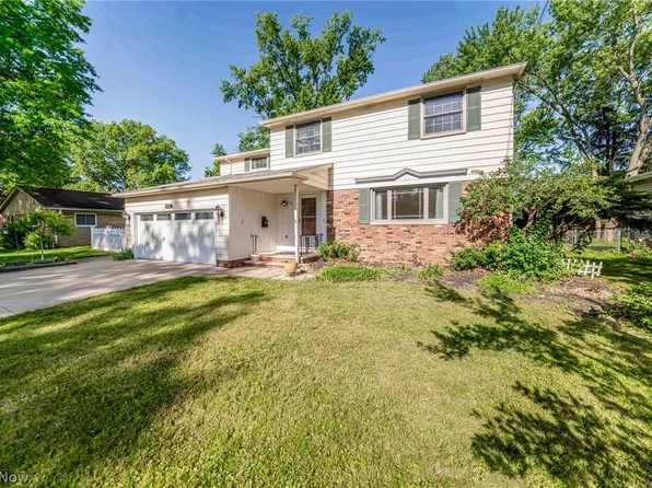 563 Louis Dr, Berea, OH 44017
