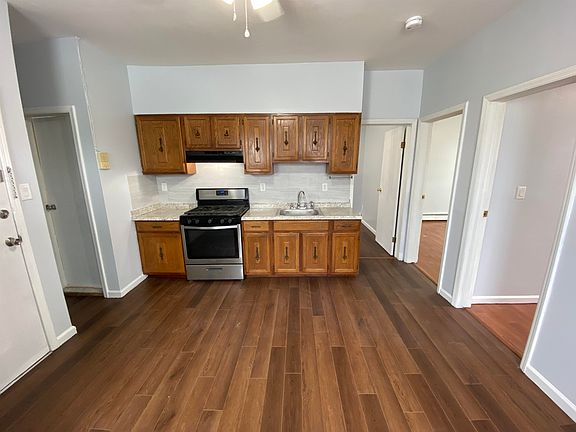 4th image of 123 W 19th St #5