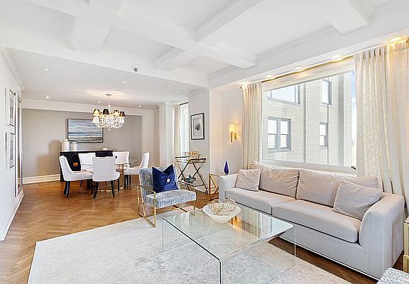 4th image of 160 Central Park S #2118