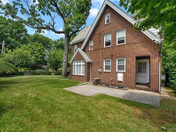 2nd image of 2 Rockland Avenue