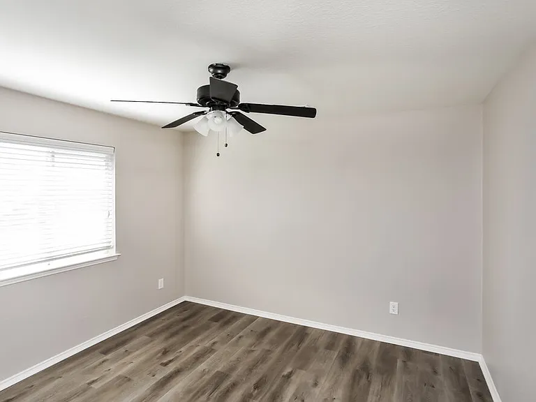 1124 Golden Eagle Ct — Photo 13