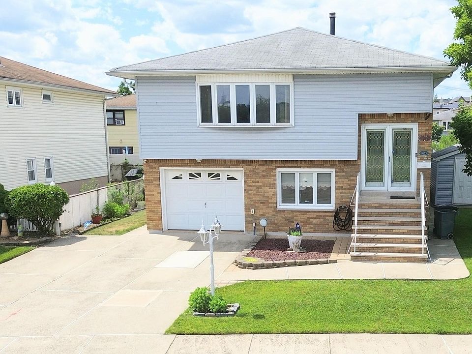 1st image of 1033 Park Dr