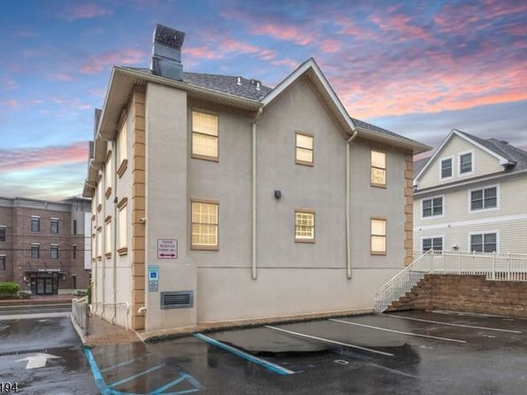 453 Springfield Ave