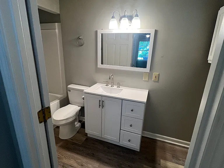 301 Cypress St #4 — Photo 11