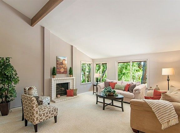 2nd image of 3202 Avenida Hacienda