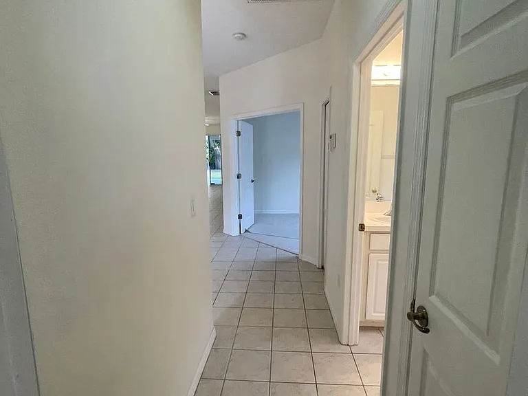 870 Greystone Ln — Photo 29