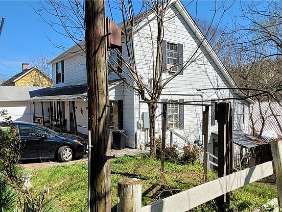 3rd image of 223 2nd St