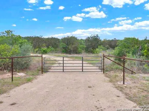 377 County Road 243 LOT 77, Hondo, TX 78861