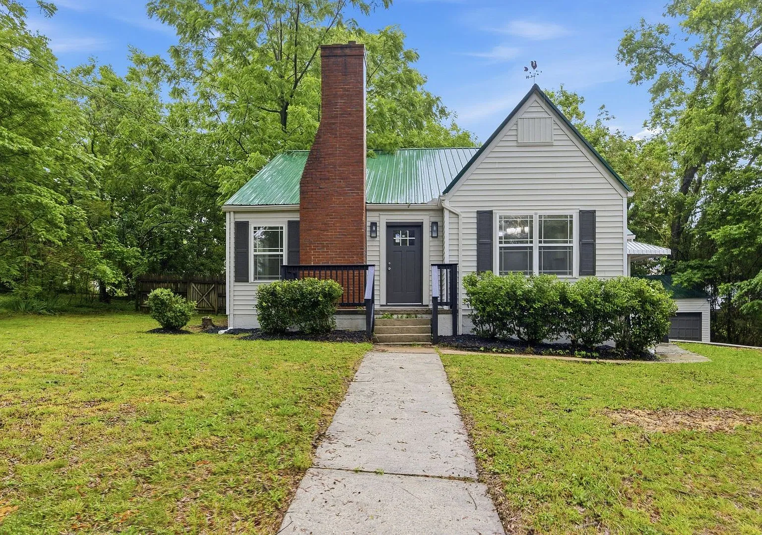 Renovated Historic Home in the Heart of Manchester! — Photo 1