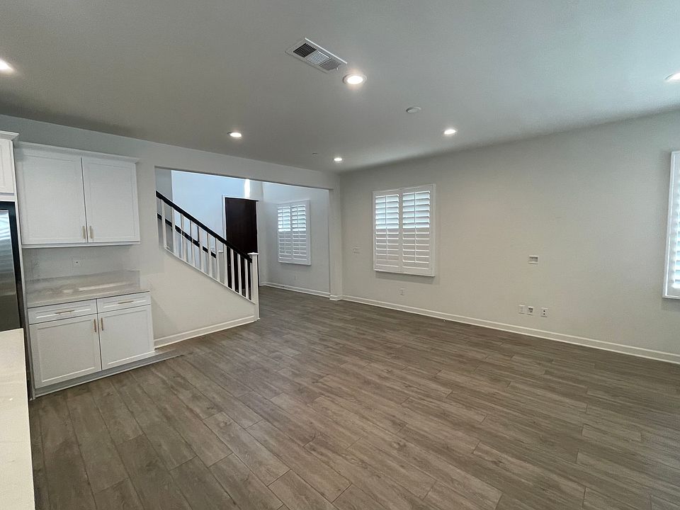 1st image of 15724 Molly Ave