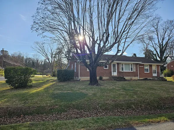 3853 Thompsons Ln, Roanoke, VA 24018