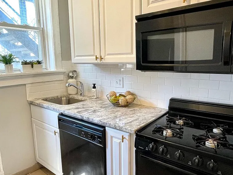 4564 Flad Ave #2E — Photo 8