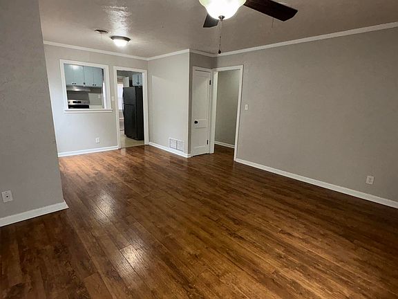 4th image of 1626 Ardath Ave