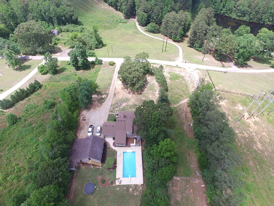 2nd image of 3911 Spivey Dr