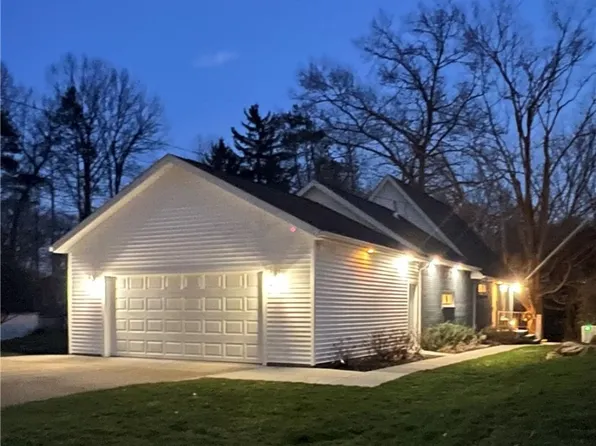 126 Spruce Dr NW, North Canton, OH 44720