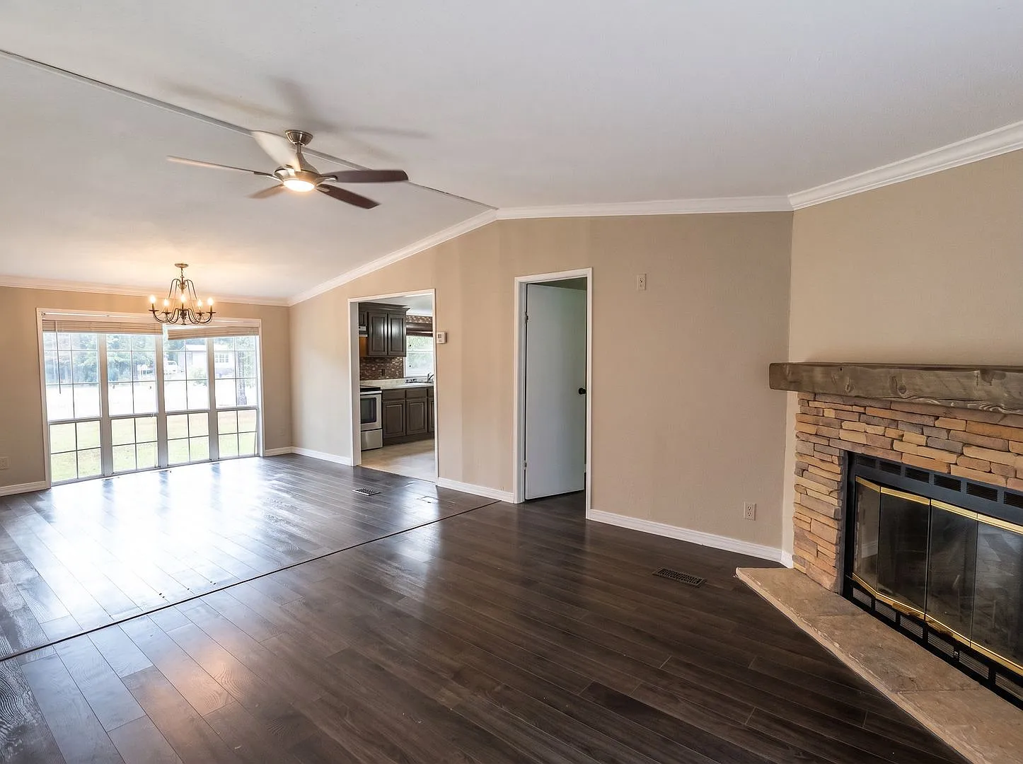 Blanchard - 3 Bed 2 Bath - 1 Acre Lot — Photo 3