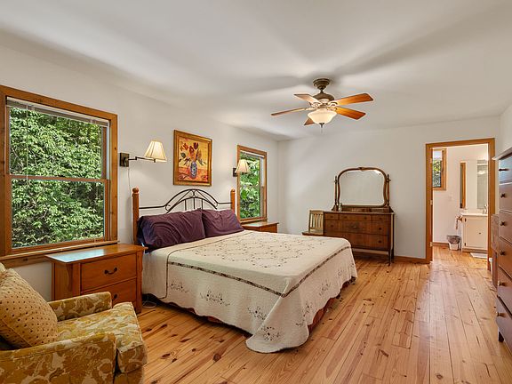 5th image of 150 Avondale Ridge Rd