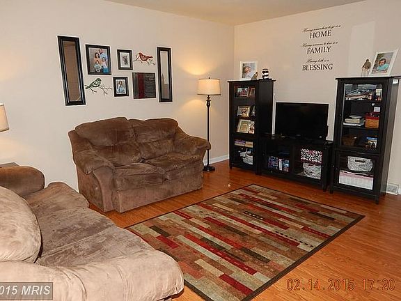 2nd image of 1857 Abbey Ln