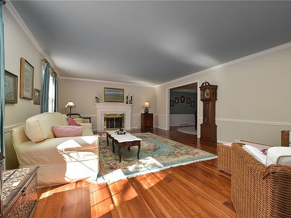 3rd image of 30028 Applewood Dr