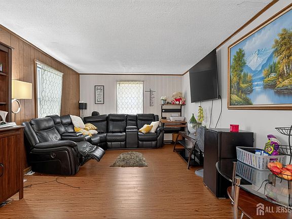 4th image of 6 Hayes Ct