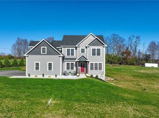 9 Kielly Ct, New Windsor, NY 12553