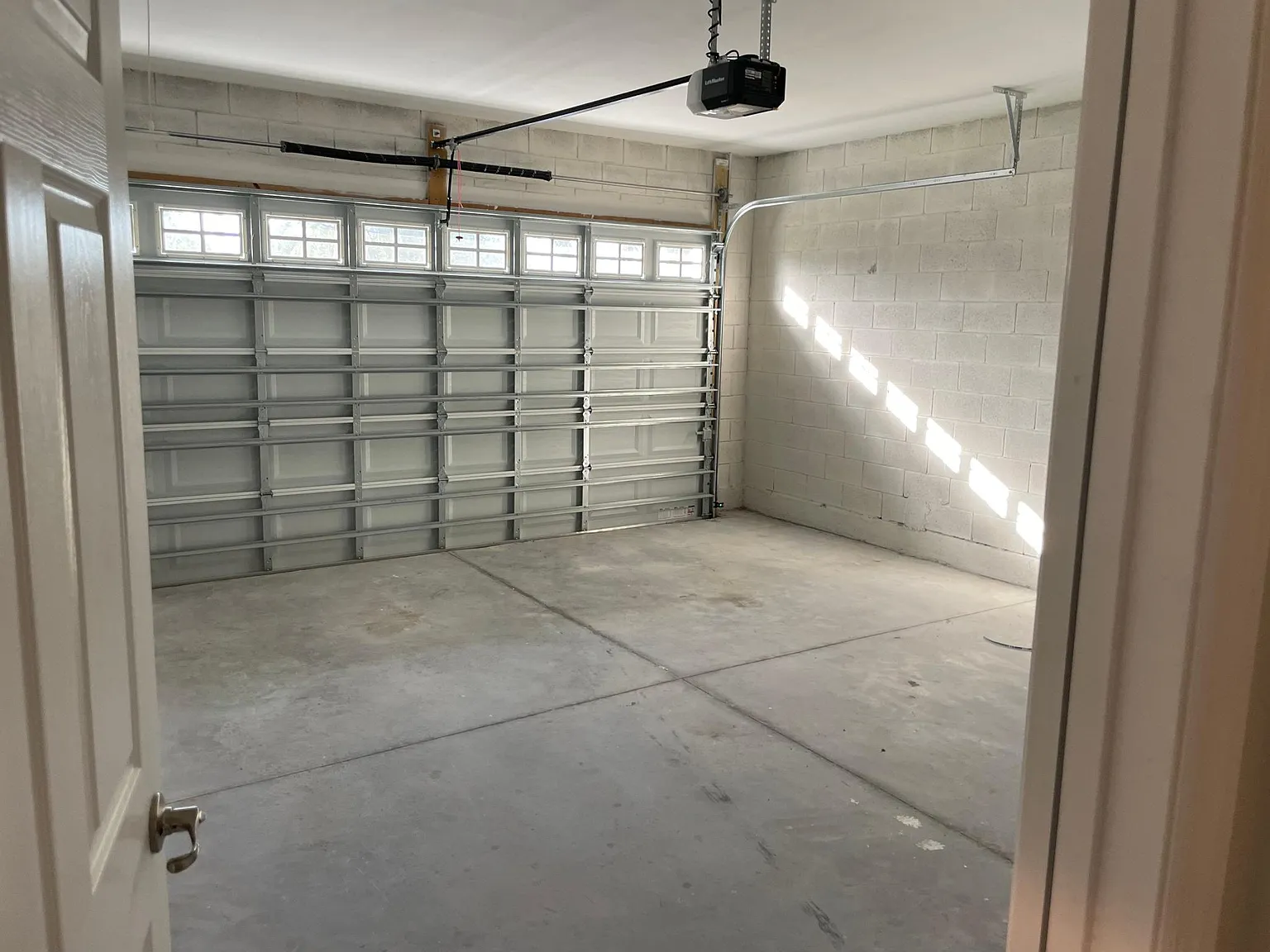 3 bed, 2262 sqft, $2,000 — Photo 3