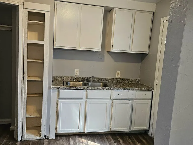 7347 Curtis St — Photo 5